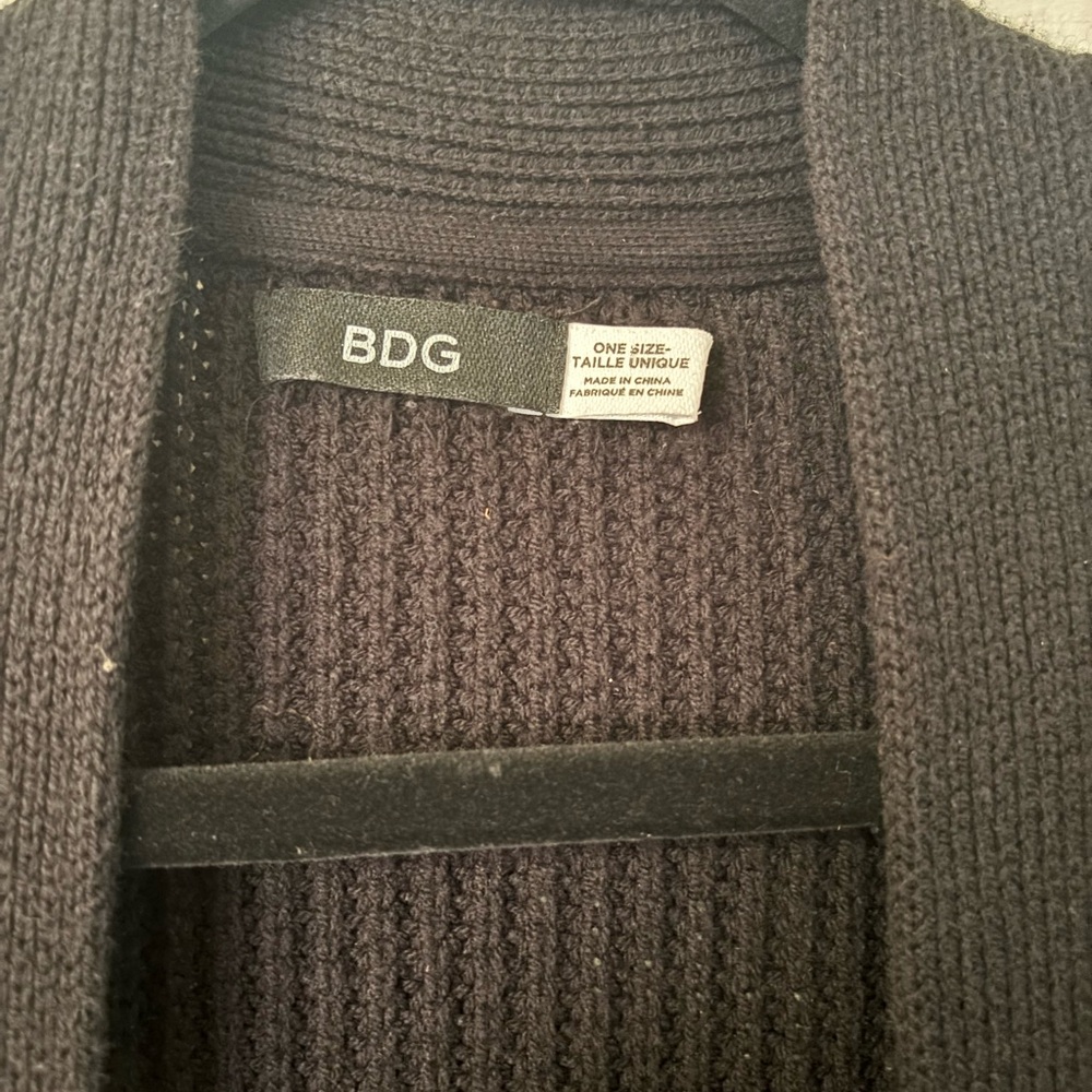 BDG Women's Black Open-Front Cardigan Vest - Picture 2 of 3